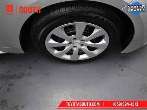 Used 2023 Toyota Corolla LE image 34