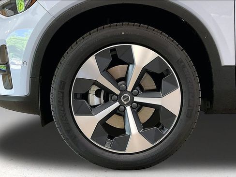 New 2026 Volvo XC40 B5 Plus w/ Protection Package Premier AWD/4WD image 12