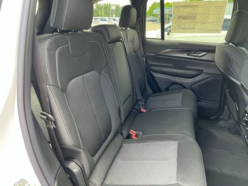 New 2026 Jeep Grand Cherokee Laredo AWD/4WD image 16