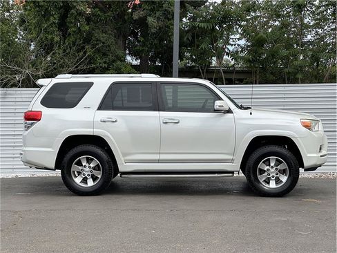 Used 2012 Toyota 4Runner SR5 w/ Convenience Pkg AWD/4WD image 9