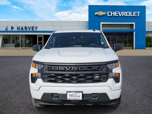 Used 2022 Chevrolet Silverado 1500 Custom image 2