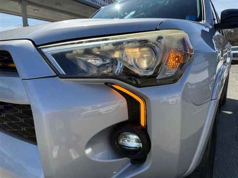 Used 2016 Toyota 4Runner SR5 RWD image 3
