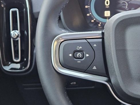 Certified 2025 Volvo XC40 B5 Core w/ Protection Package Premier image 16