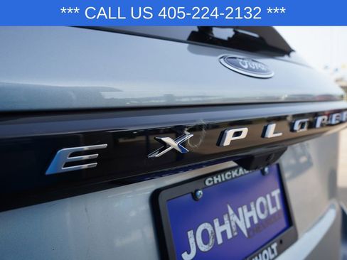 Used 2025 Ford Explorer Active w/ Active Comfort Package RWD image 5