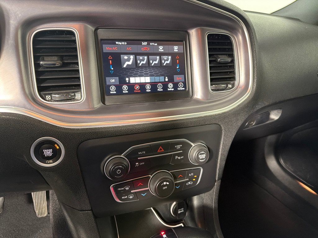 Used 2022 Dodge Charger SXT RWD image 14