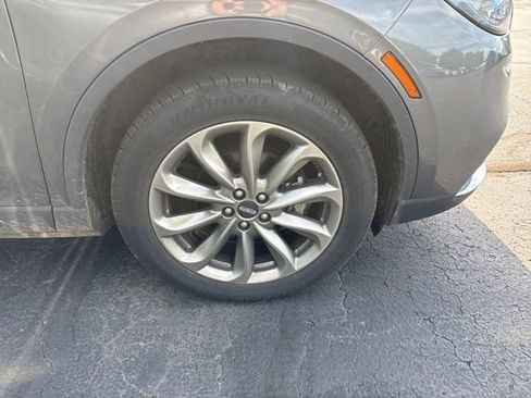 Used 2021 Lincoln Corsair AWD w/ Premium Package image 7