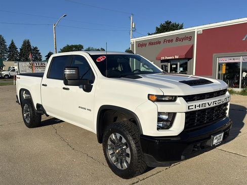 Used 2022 Chevrolet Silverado 2500 Custom w/ Custom Value Package AWD/4WD image 3