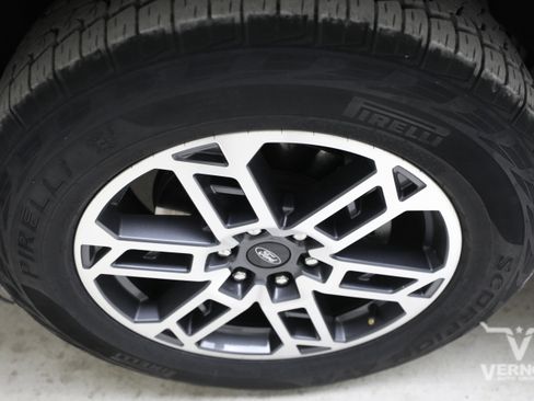 Used 2025 Ford Expedition Active AWD/4WD image 29