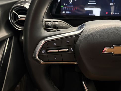 Used 2025 Chevrolet Equinox LT w/ Convenience Package II FWD image 21