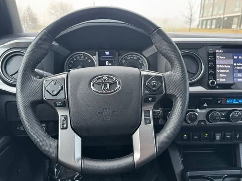 Certified 2022 Toyota Tacoma Limited AWD/4WD image 25