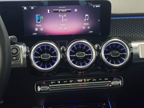 Used 2025 Mercedes-Benz GLB 250 4MATIC image 15