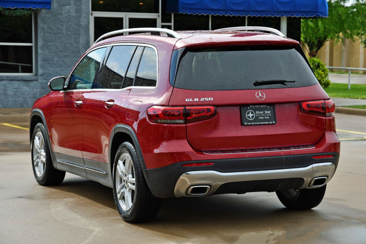 Used 2022 Mercedes-Benz GLB 250 w/ Premium Package image 5