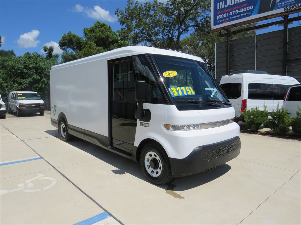 Used 2025 Chevrolet Brightdrop 600 AWD/4WD image 1
