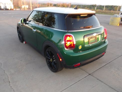 Used 2024 MINI Cooper SE FWD image 3