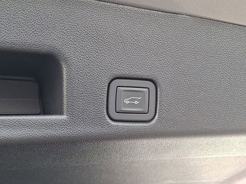 New 2025 Chevrolet Traverse LT w/ Driver Confidence Package image 54