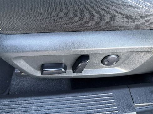 Used 2021 Nissan Rogue SV image 27