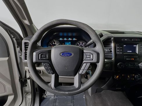 Used 2016 Ford F150 XLT AWD/4WD image 18