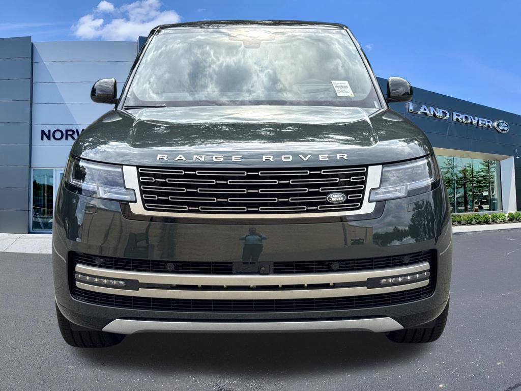New 2027 Land Rover Range Rover Long Wheelbase SE AWD/4WD image 2