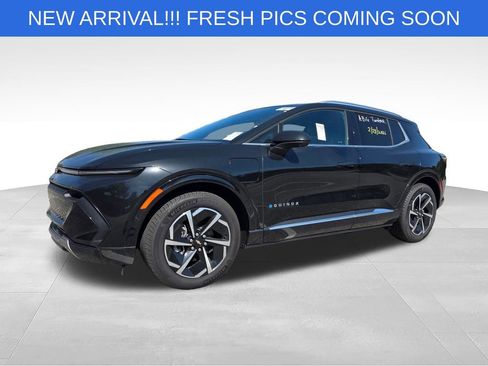 Used 2025 Chevrolet Equinox EV LT w/ Convenience Package FWD image 2