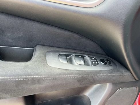 Used 2015 Nissan Pathfinder SV FWD image 26