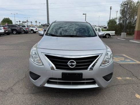 Used 2015 Nissan Versa SV FWD image 3