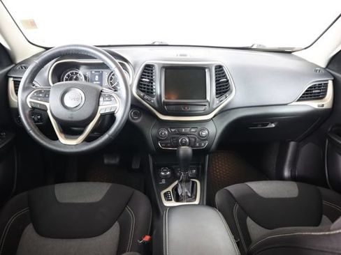 Used 2014 Jeep Cherokee Latitude w/ Cold Weather Group AWD/4WD image 26