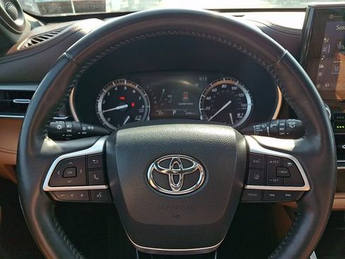 Used 2022 Toyota Highlander Platinum AWD/4WD image 20