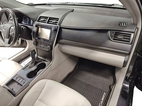 Used 2017 Toyota Camry XLE image 17