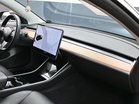 Used 2018 Tesla Model 3 Long Range image 38