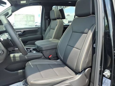 New 2026 Chevrolet Suburban Premier AWD/4WD image 12