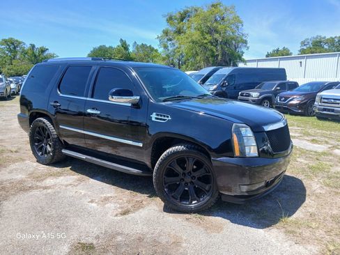 Used 2011 Cadillac Escalade AWD w/ Touring Package image 2