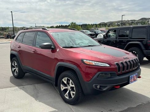 Used 2015 Jeep Cherokee Trailhawk w/ Cold Weather Group AWD/4WD image 7