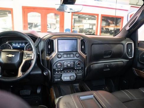 Used 2022 Chevrolet Silverado 2500 High Country w/ Technology Package image 32