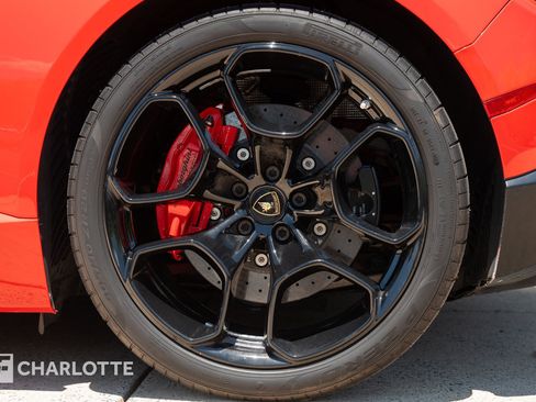 Used 2016 Lamborghini Huracan LP 580-2 RWD image 9