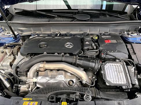 Used 2025 Mercedes-Benz GLB 250 image 32