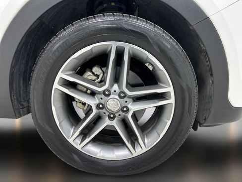 Used 2018 Hyundai Santa Fe Limited FWD image 10