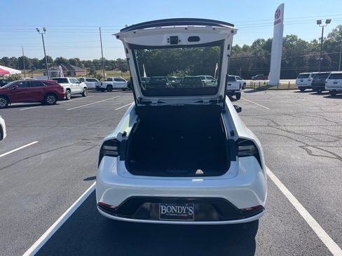 New 2026 Toyota Prius Plug-In Hybrid FWD image 13