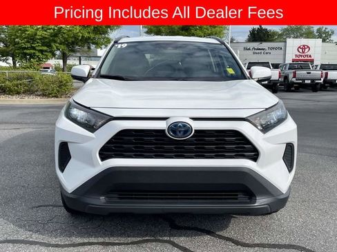 Used 2019 Toyota RAV4 LE AWD/4WD image 8