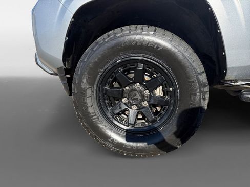 Used 2023 Toyota Tacoma SR AWD/4WD image 15
