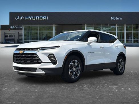 Used 2025 Chevrolet Blazer LT AWD/4WD image 1