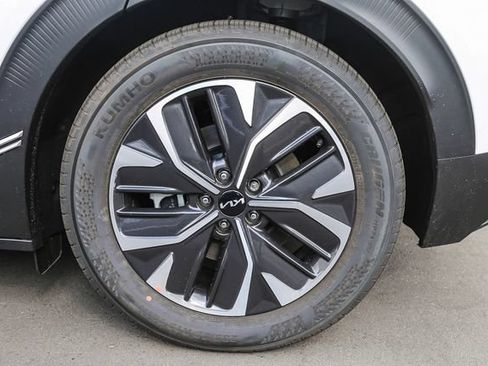 New 2024 Kia EV6 Light RWD image 12