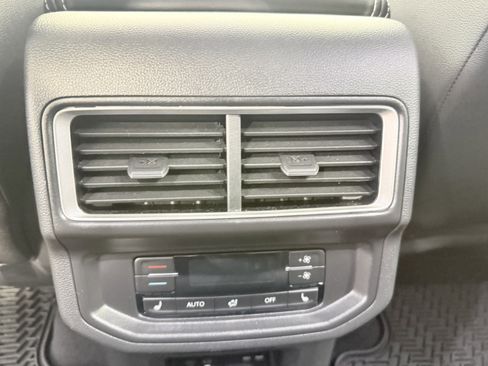 Used 2025 Volkswagen Atlas SEL image 15