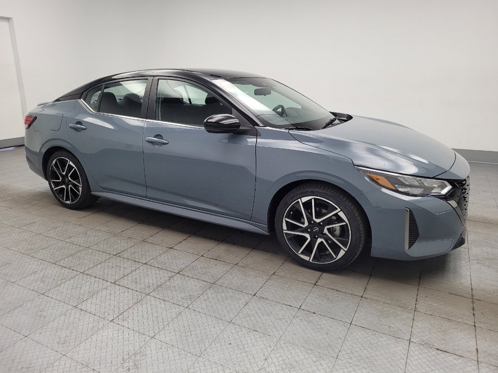 Used 2025 Nissan Sentra SR FWD image 11