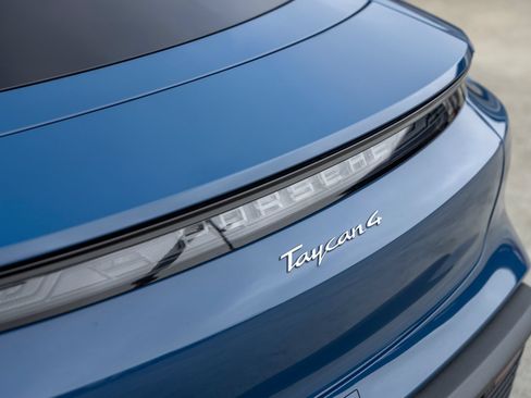 Certified 2025 Porsche Taycan AWD/4WD image 19