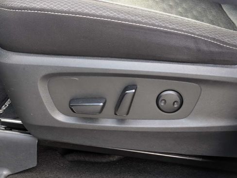 Used 2024 Nissan Pathfinder SV FWD image 19