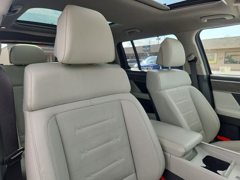 Certified 2024 Hyundai Santa Fe Limited AWD/4WD image 35