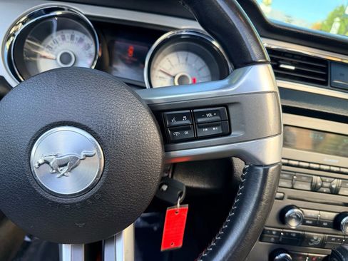 Used 2013 Ford Mustang GT Premium image 21