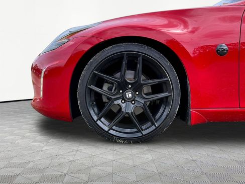 Used 2017 Nissan 370Z Coupe RWD image 24