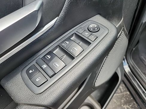 Used 2020 RAM 1500 Big Horn AWD/4WD image 23