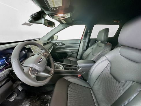 Used 2026 Jeep Compass Latitude AWD/4WD image 26